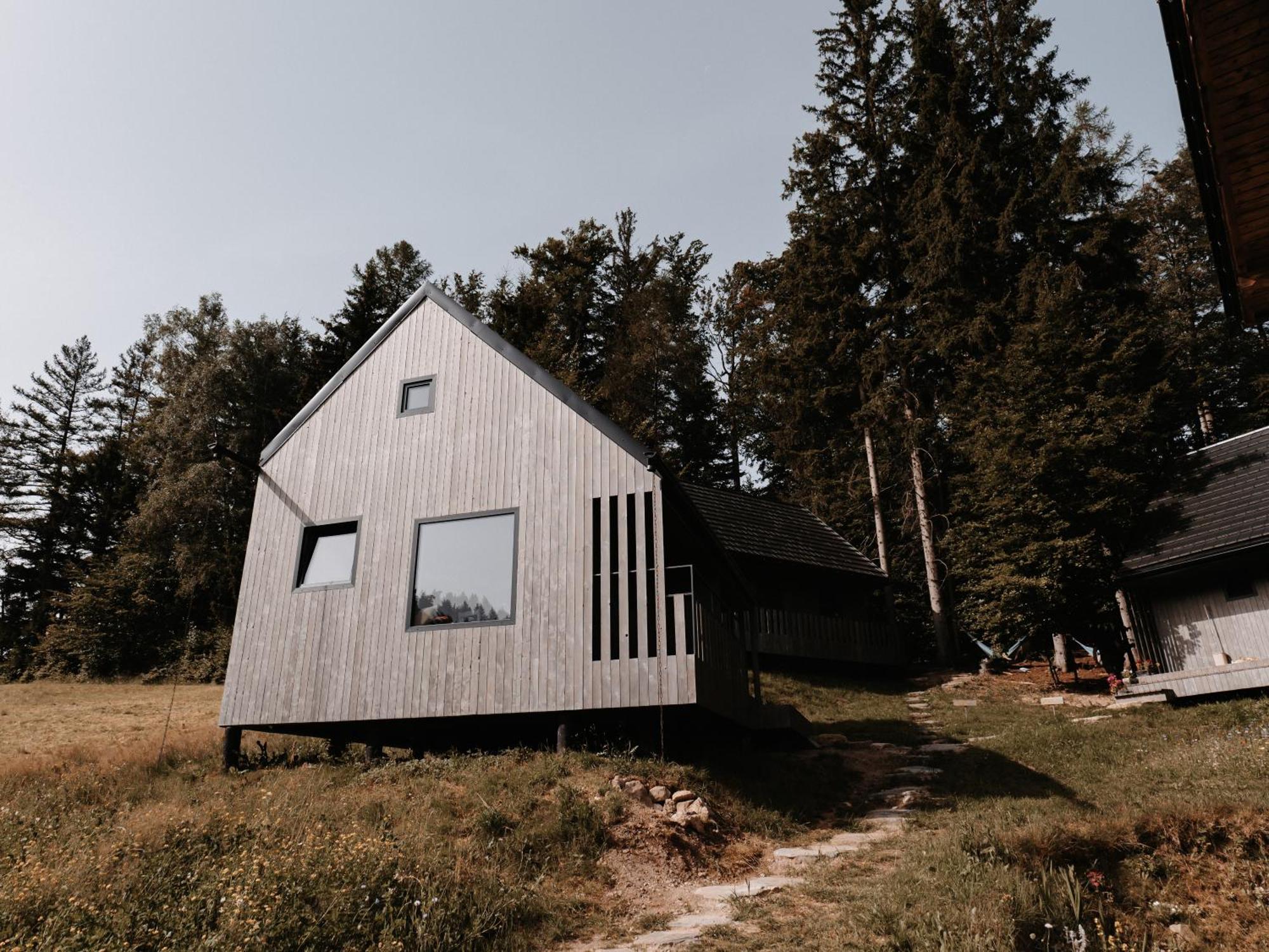 Slow Huts * Miedzygorze